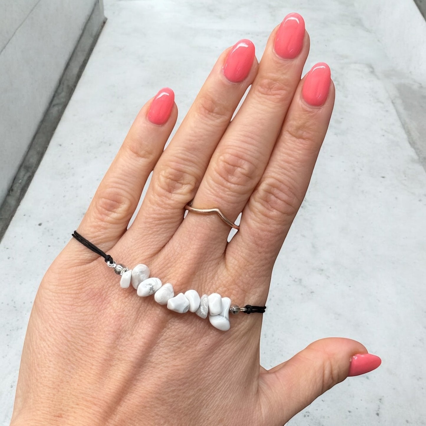 Howlite Adjustable Chip Bracelet