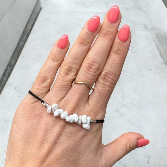 Howlite Adjustable Chip Bracelet